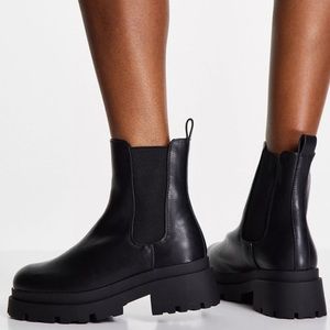 ASOS DESIGN Wide Fit Archer chunky chelsea boots in black